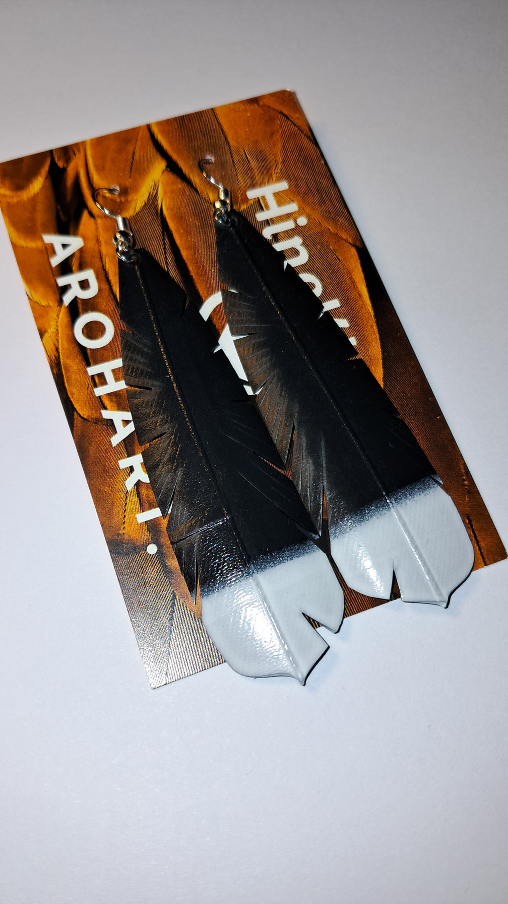 HineKURA - Huia - white, gold and silver