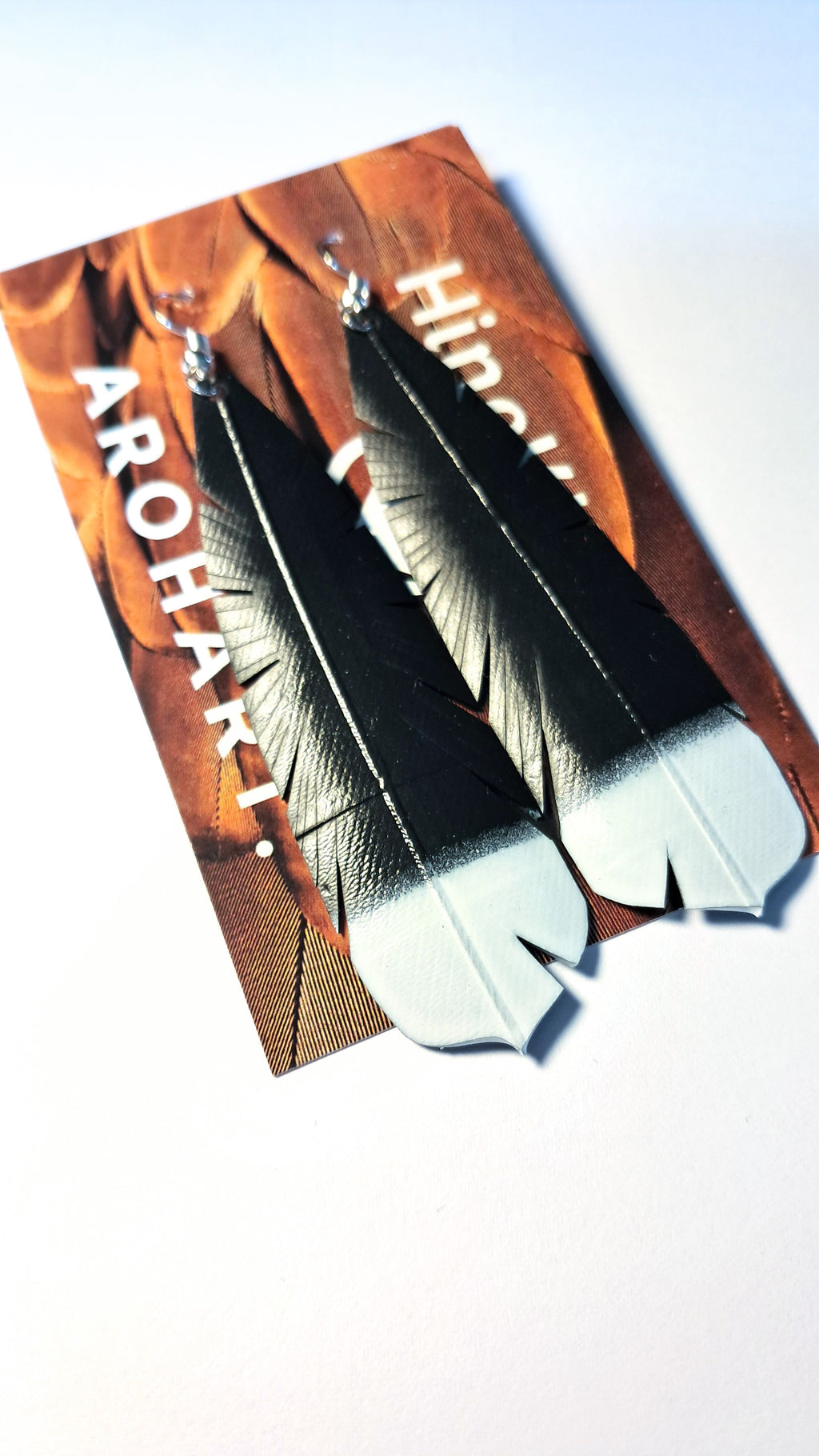 HineKURA - Huia - white, gold and silver