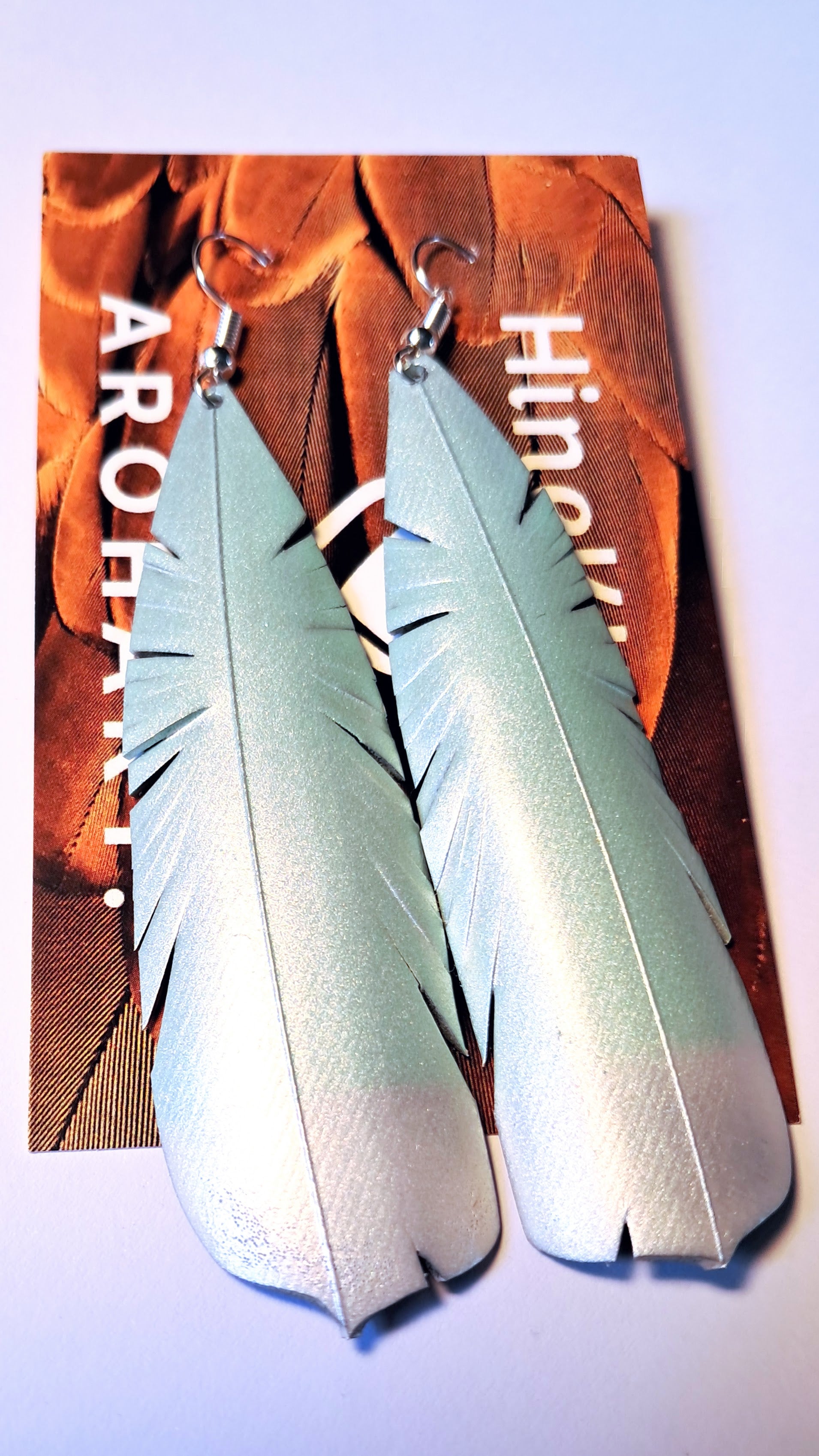 HineKURA - Huia - multi coloured