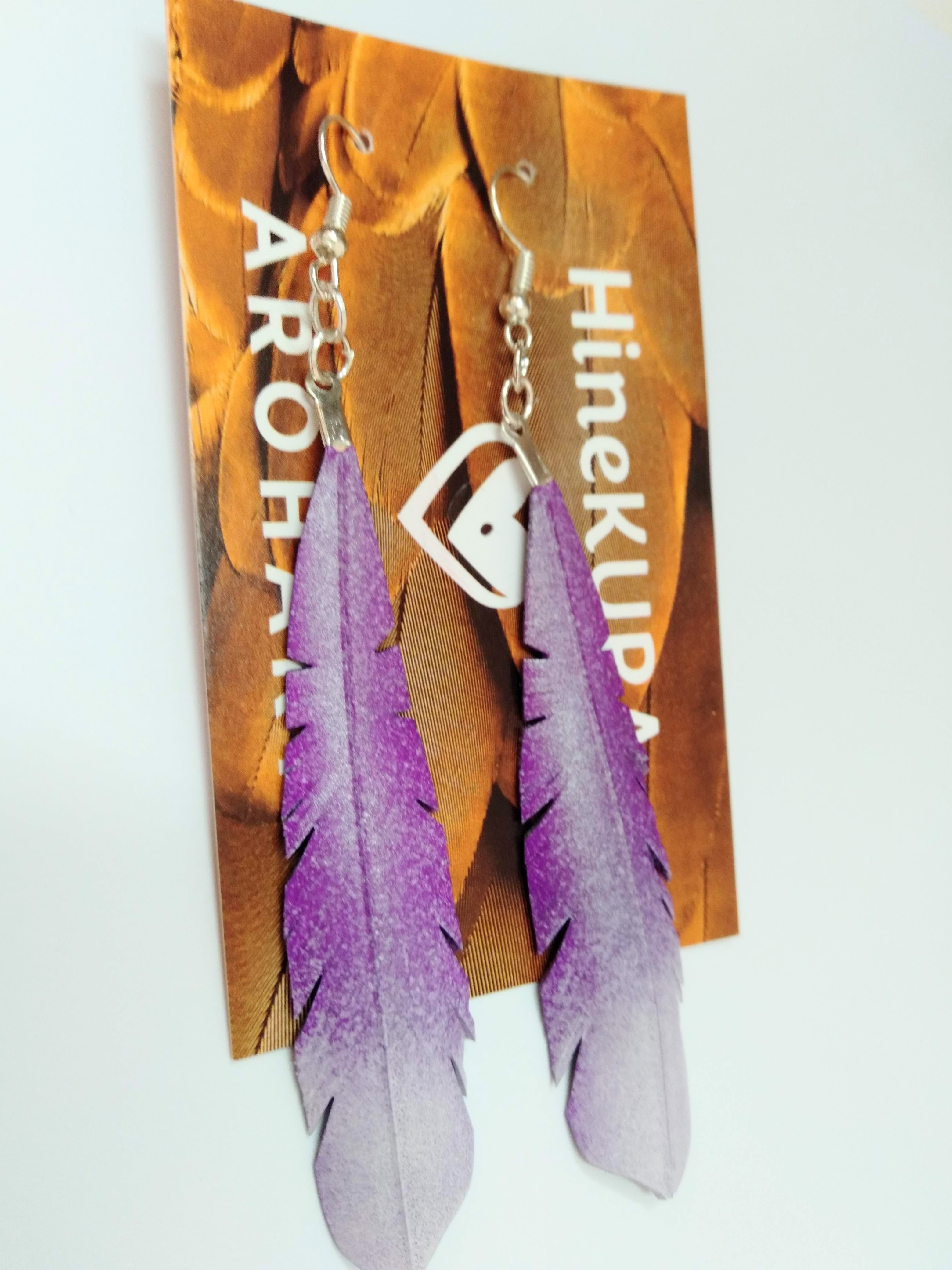 HineKURA - Huia - multi coloured