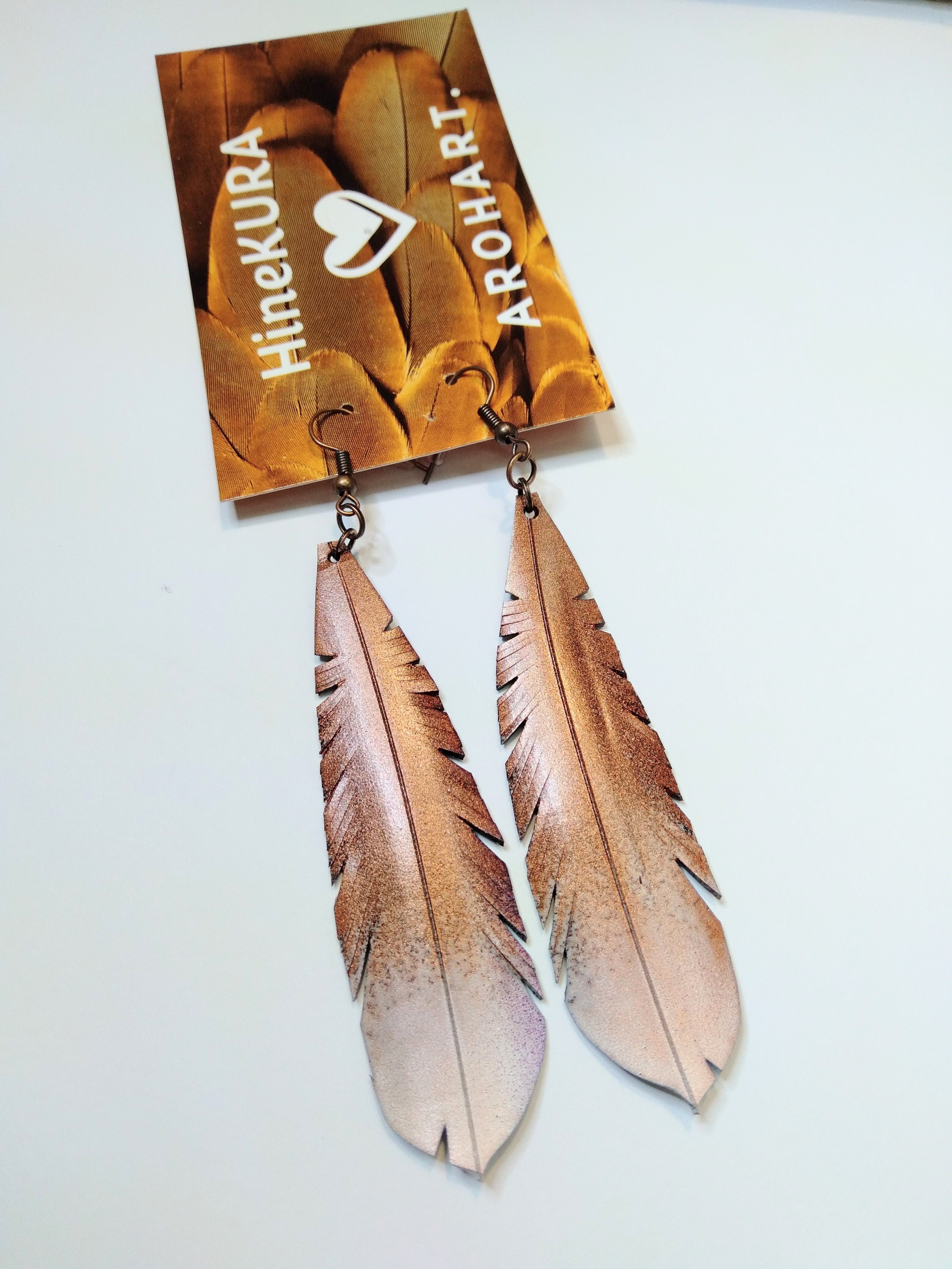 HineKURA - Huia - multi coloured