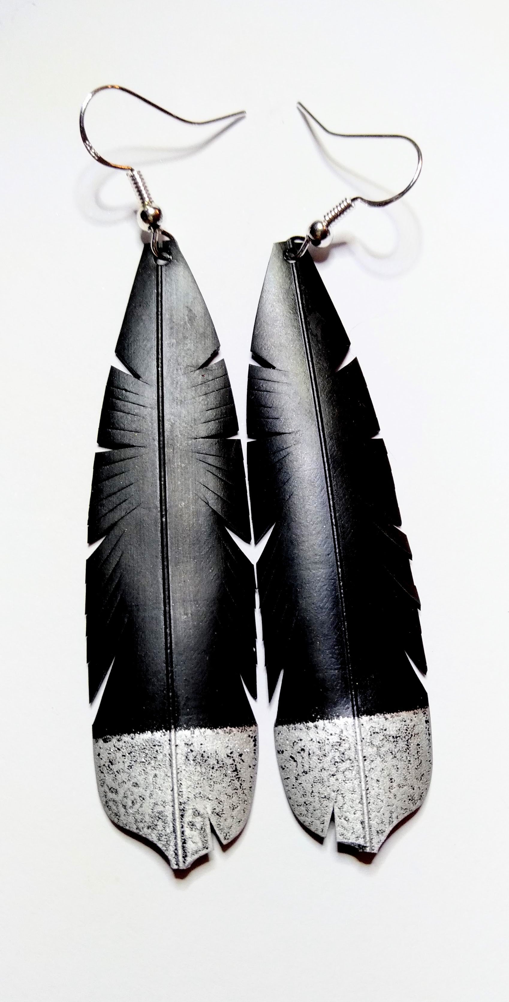 HineKURA - Huia - white, gold and silver