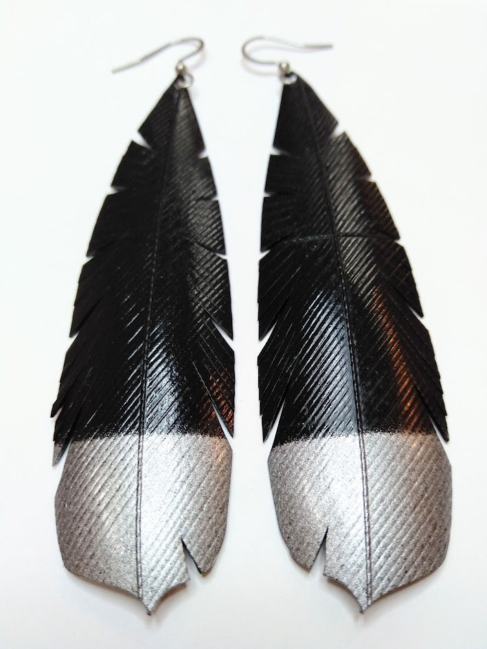 HineKURA - Huia - white, gold and silver