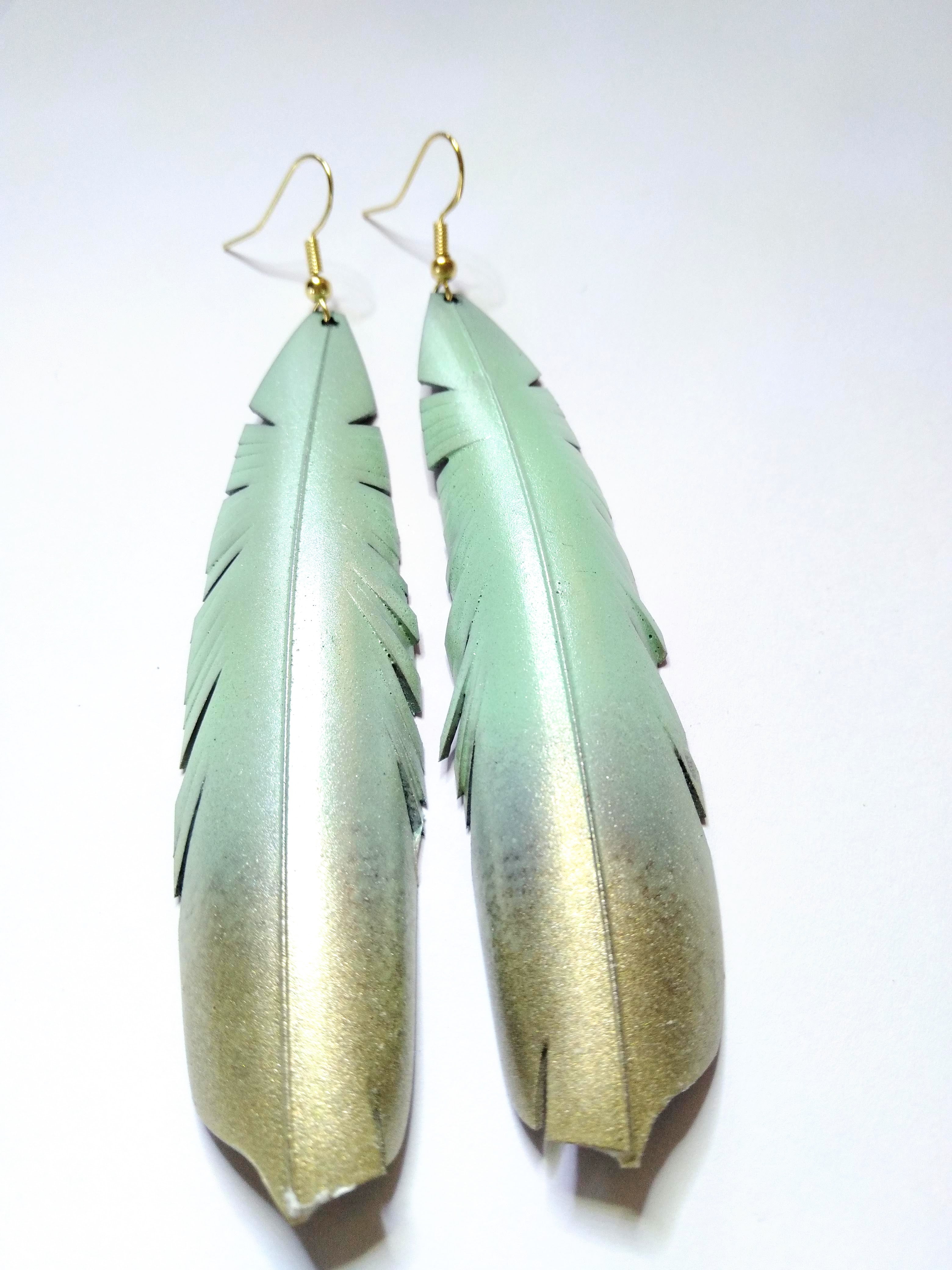 HineKURA - Huia - multi coloured