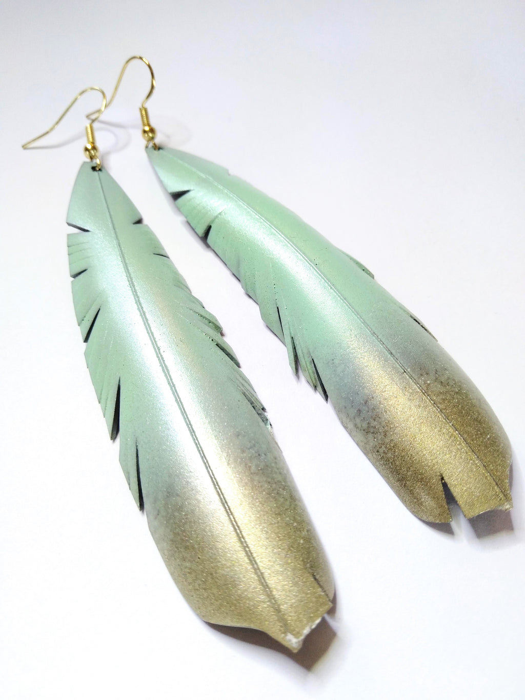 HineKURA - Huia - multi coloured