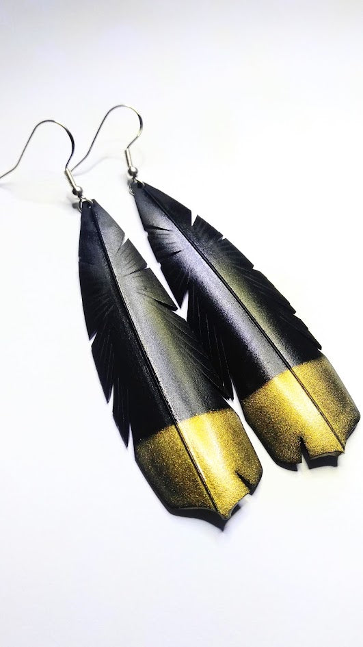 HineKURA - Huia - white, gold and silver